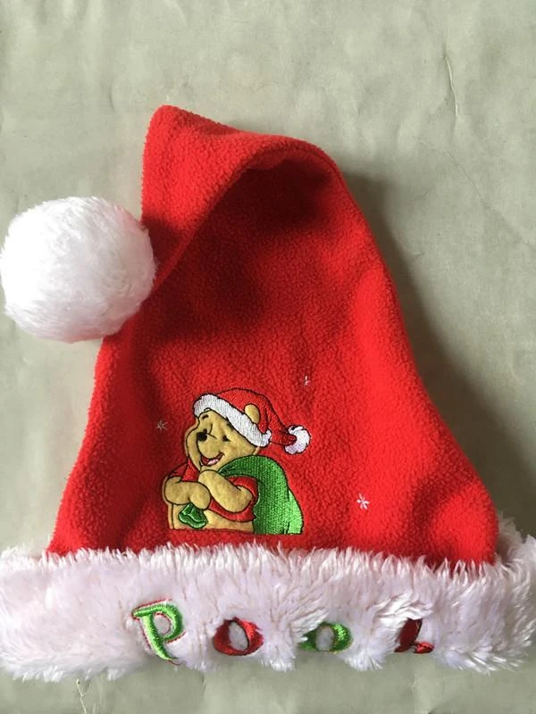 Bonnet de noêl winnie l'ourson - disney - entièrement brodé